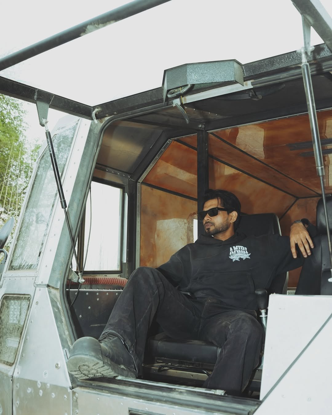 Arjan Dhillon Drops “Gears” Video with B2gether, First Visual from The Revolution 🔥👀
